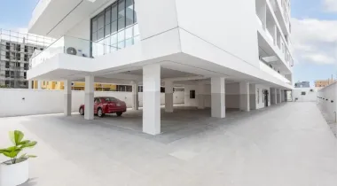 Ultra-Luxury Spacious 2 Bedroom Fully furnished maisonette with a Gym and Swimming pool