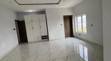 Strategic Luxury Spacious 3 &amp; 4 Bedroom Terrace Duplex with BQ (Suitable For Both Commercial &amp; Personal Use)
