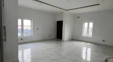 Strategic Luxury Spacious 3 &amp; 4 Bedroom Terrace Duplex with BQ (Suitable For Both Commercial &amp; Personal Use)