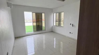 Sophisticated 4 Bedroom penthouse Apartment with amazing city view and amazing amenities is up for sale