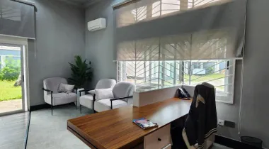 Service and functional  2000 sqm massive office building, furnished with modern high quality furniture, multiple office spaces, detached staff quarters etc is up for LEASE — Ready to move in