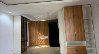 A ROOM IN A SHEARED APARTMENT