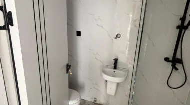 Well built and solid citi view 2bedroom apartment is up for LEASE — Ready to move in