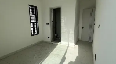 Well built and solid citi view 2bedroom apartment is up for LEASE — Ready to move in