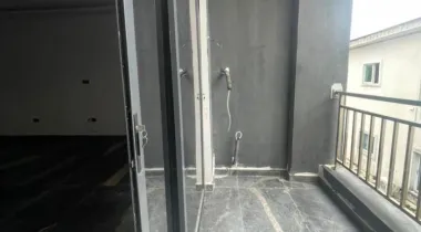 BRAND NEW SERVICED 2BED TO LET LET IN IKATE AREA OM THE ISLANS IN LEKKI