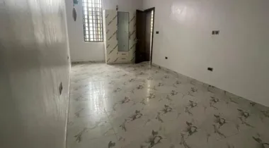 BRAND NEW SERVICED 2BED TO LET LET IN IKATE AREA OM THE ISLANS IN LEKKI