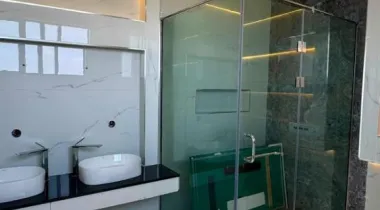 LUXURY 5-BEDROOM DETACHED DUPLEX FOR RENT