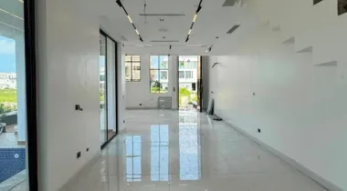LUXURY 5-BEDROOM DETACHED DUPLEX FOR RENT