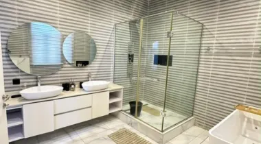 5 BEDROOM FULLY DETACHED DUPLEX WITH SWIMMING POOL