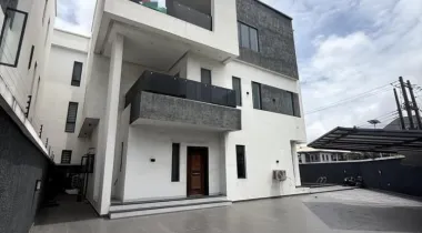 5 BEDROOM FULLY DETACHED DUPLEX WITH BQ