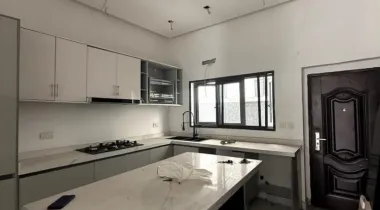 5 BEDROOM FULLY DETACHED DUPLEX WITH BQ