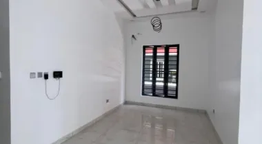 4BEDROOM FULLY DETACHED DUPLEX FOR SALE.