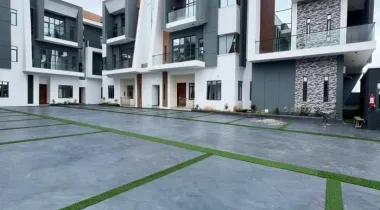 2 BEDROOM APARTMENT AVAILABLE
