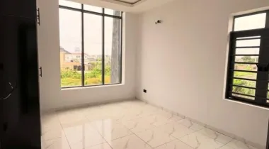 2 BEDROOM APARTMENT AVAILABLE