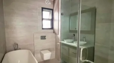 3 BEDROOM APARTMENT WITH A BQ!