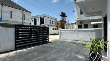 EXQUISITELY FINISHED LUXURY 4 BEDROOM FULLY DETACHED DUPLEX WITH  BQ