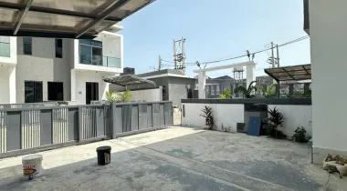 4 Bedroom Semi Detached Duplex with BQ FOR SALE