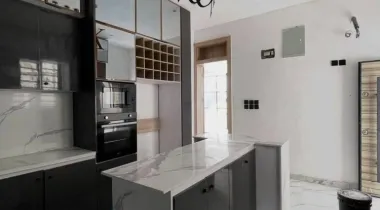 5 bedroom fully detached duplex