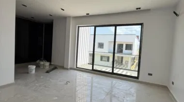 LUXURY 5BEDROOM FULLY DETACHED DUPLEX FOR SALE.
