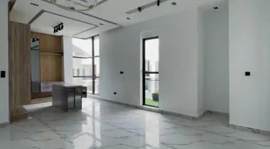 5 bedroom fully detached duplex