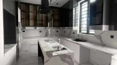 LUXURY 5BEDROOM FULLY DETACHED DUPLEX FOR SALE.
