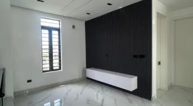 LUXURY 5BEDROOM FULLY DETACHED DUPLEX FOR SALE.