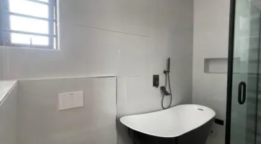LUXURY 5BEDROOM FULLY DETACHED DUPLEX FOR SALE.
