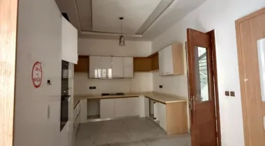 5 BEDROOM FULLY DETACHED DUPLEX WITH TWO BQ