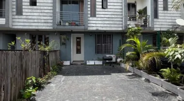 4BEDROOM TERRACE DUPLEX WITH A BQ