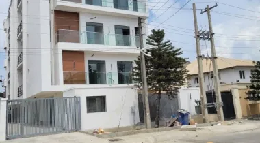 FULLY FURNISHED 3 BEDROOM APARTMENT