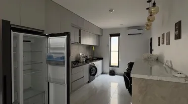 FULLY FURNISHED 3 BEDROOM APARTMENT