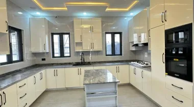 EXQUISITELY FINISHED LUXURY 4 BEDROOM FULLY DETACHED DUPLEX WITH  BQ, SWIMMING POOL, LAUNDRY ROOM AND It HAS A 3 LIVING ROOM AND A GATEHOUSE