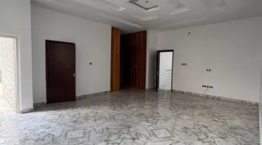 Fully detached 5 bedroom duplex with bq 
