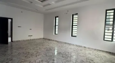 Fully detached 5 bedroom duplex with bq 