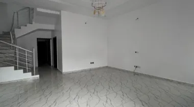 Fully detached 5 bedroom duplex with bq 