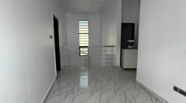 Fully detached 5 bedroom duplex with bq 