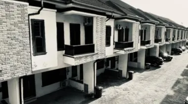 SPACIOUS 4 BEDROOM TERRACE DUPLEX