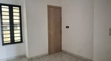 SPACIOUS 4 BEDROOM TERRACE DUPLEX