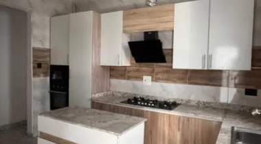SPACIOUS 4 BEDROOM TERRACE DUPLEX