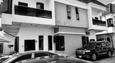 4 Bedroom Semi-detached Duplex Rent :8m 