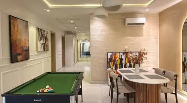 Pent floor 3 bedroom apartment with city/water view, rooftop swimming pool and snooker table