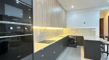 Spacious 2 Bedroom apartment  with Elevators and a swimming pool. It doesn’t come with the furniture’s