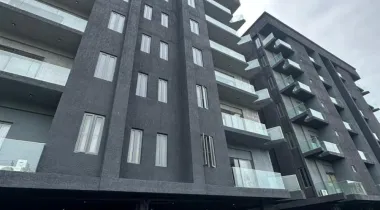 Spacious 2 Bedroom apartment  with Elevators and a swimming pool. It doesn’t come with the furniture’s