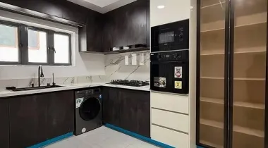 Fully Serviced 2 Bedroom Apartment with swimming pool, elevator, security post and gym.