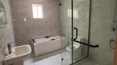 3 Bedroom Terrace duplex with Bq