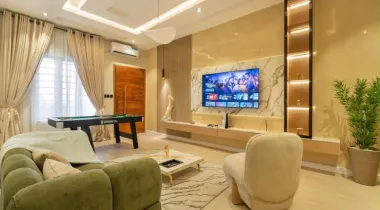 Beautiful and luxury 2bedroom Apartment  Location: ikate lekkiO