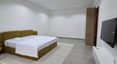 FOR SALE : A STYLIST 2 &amp; 3 BEDROOM APARTMENT WITH COMMUNAL POOL &amp; ELEVATOR.