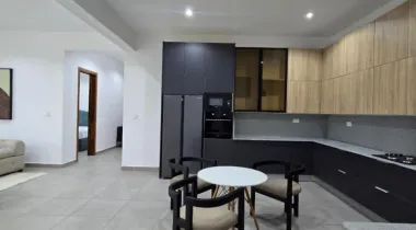 FOR SALE : A STYLIST 2 &amp; 3 BEDROOM APARTMENT WITH COMMUNAL POOL &amp; ELEVATOR.