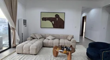 FOR SALE : A STYLIST 2 &amp; 3 BEDROOM APARTMENT WITH COMMUNAL POOL &amp; ELEVATOR.