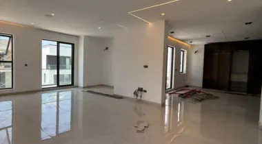 Luxury 6 Bedroom Fully Detached Duplex with Pool and Cinema